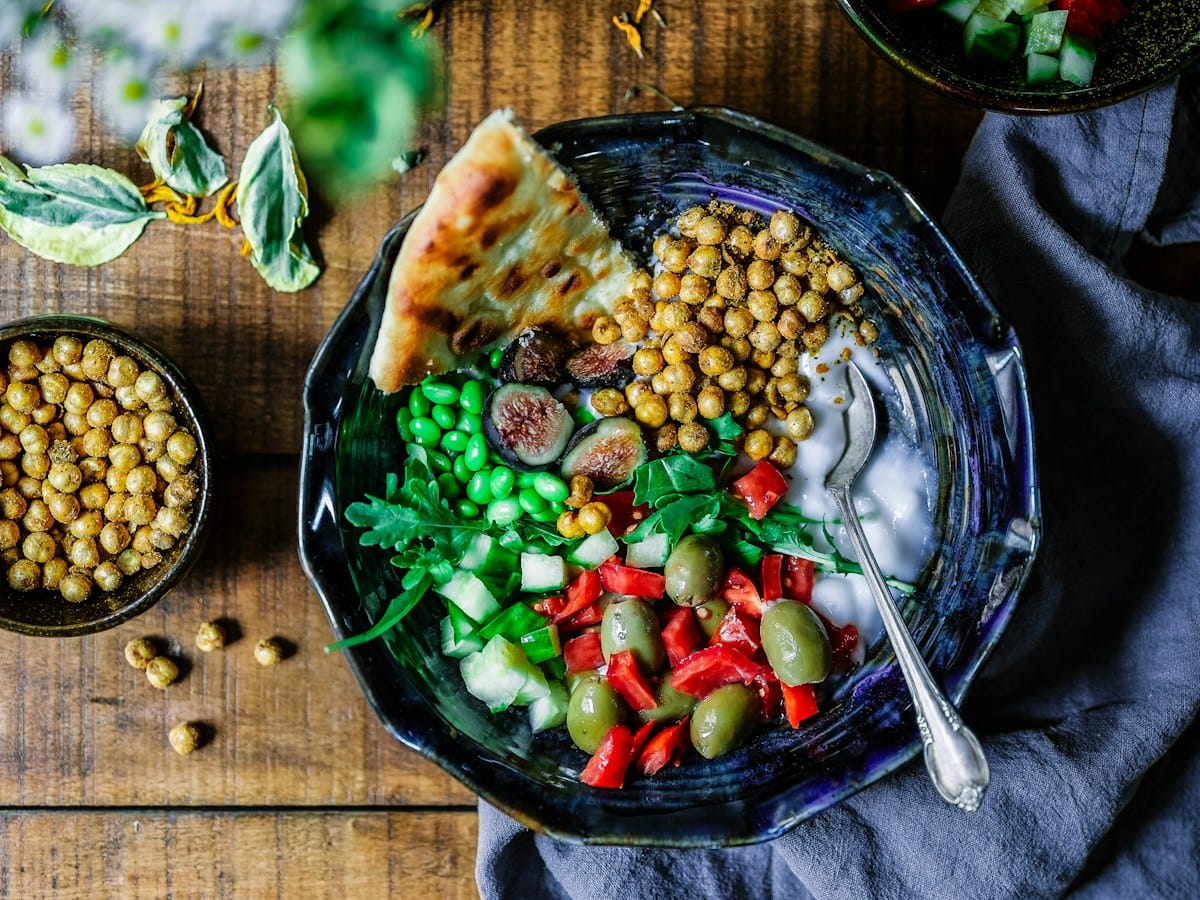10-Minute One-Pan Black Bean and Quick Quinoa Fiesta Skillet